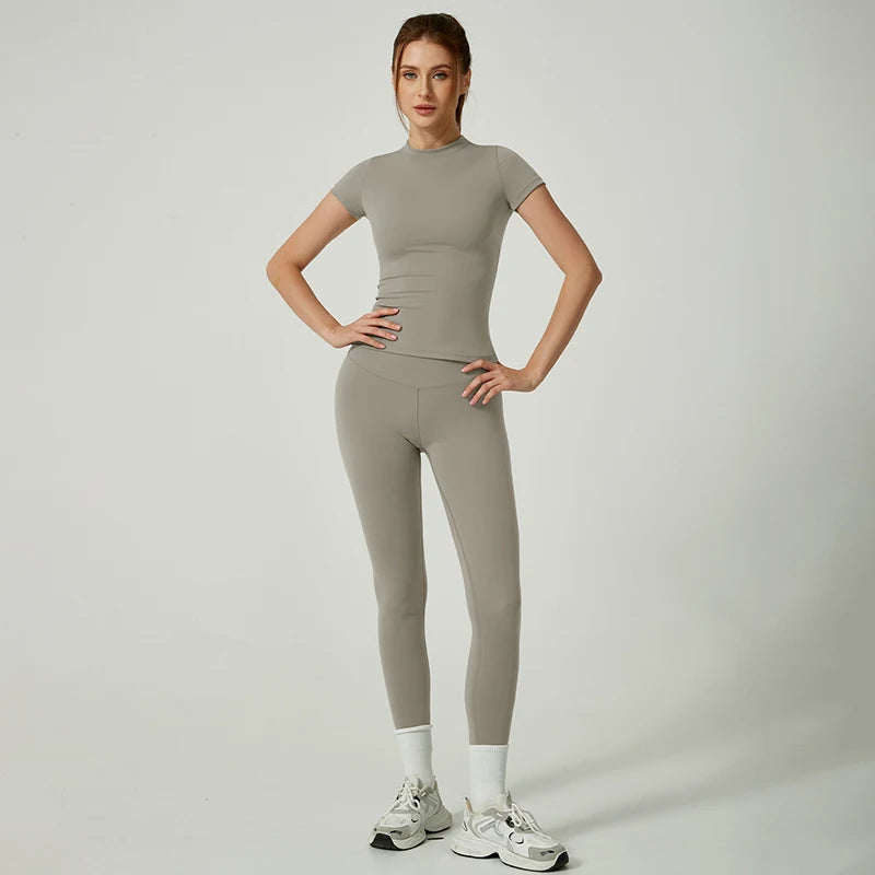 Quick-Drying Gym & Sport Breathable Shirt & Leggings