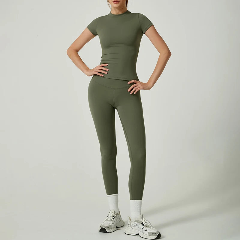 Quick-Drying Gym & Sport Breathable Shirt & Leggings